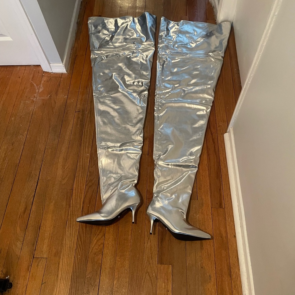 AKIRA Azeala Wang  Silver Thigh High Boots - Picture 4 of 6